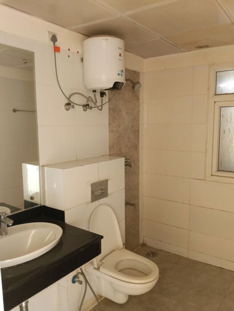 Bathroom, mahindra-aura 4 Bedroom 2720 Sq.Ft. Apartment In Sector 110a Gurgaon 10426031