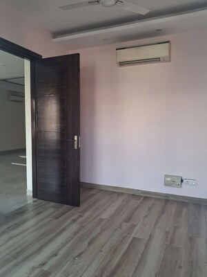 Room in 3.5 BHK Apartment at S S Southend, Sector 49 – for Rent