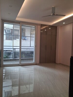 Room in 3.5 BHK Apartment at S S Southend, Sector 49 – for Rent