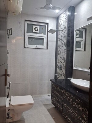 Bathroom in 3.5 BHK Apartment at S S Southend, Sector 49 – for Rent