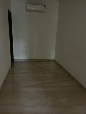 Room in 3 BHK Builder Floor at Greater Kailash ii – for Rent