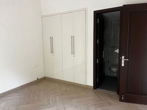 Room in 3 BHK Builder Floor at Greater Kailash ii – for Rent