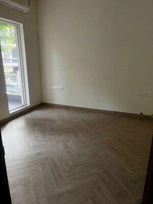 Room in 3 BHK Builder Floor at Greater Kailash ii – for Rent