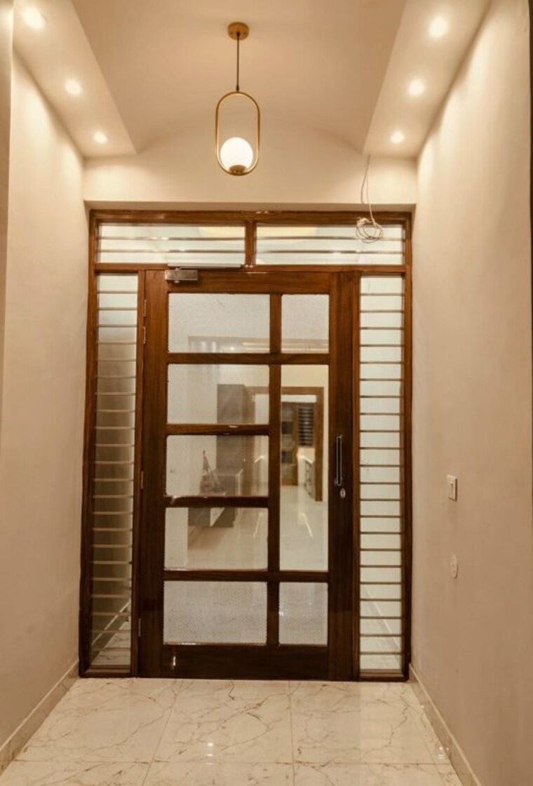 undefined, preet colony 5 Bedroom 1800 Sq.Ft. Independent House In Preet Colony Zirakpur 10426110