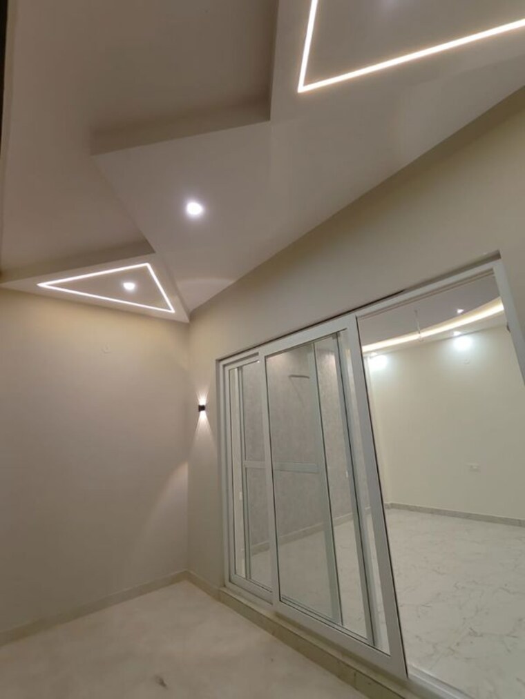 Room, preet colony 5 Bedroom 1800 Sq.Ft. Independent House In Preet Colony Zirakpur 10426110