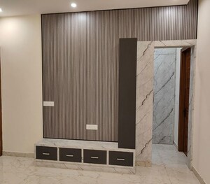 Room in 5 BHK Independent House at Preet Colony – for Sale