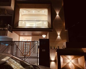 Furnished Amenities in 5 BHK Independent House at Preet Colony – for Sale