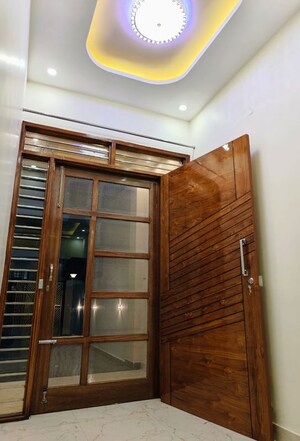 Furnished Amenities in 5 BHK Independent House at Preet Colony – for Sale
