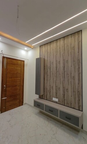 Room in 5 BHK Independent House at Preet Colony – for Sale