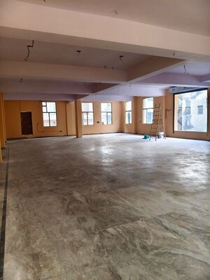 Room in  Warehouse at Sector 63 – for Rent