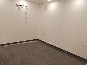 Room in 3 BHK Builder Floor at Sector 27 – for Rent