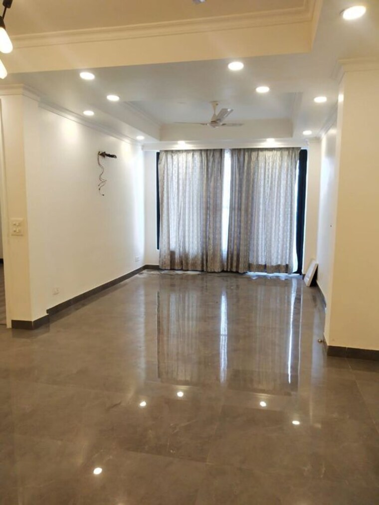 Room, sector 27 3 Bedroom 2180 Sq.Ft. Builder Floor In Sector 27 Gurgaon 10426108
