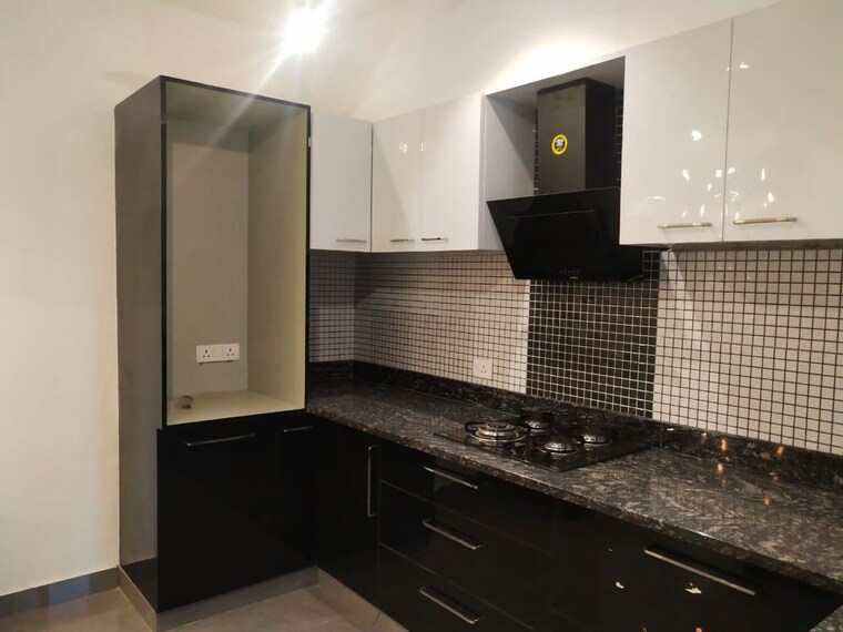 Kitchen, sector 27 3 Bedroom 2180 Sq.Ft. Builder Floor In Sector 27 Gurgaon 10426108
