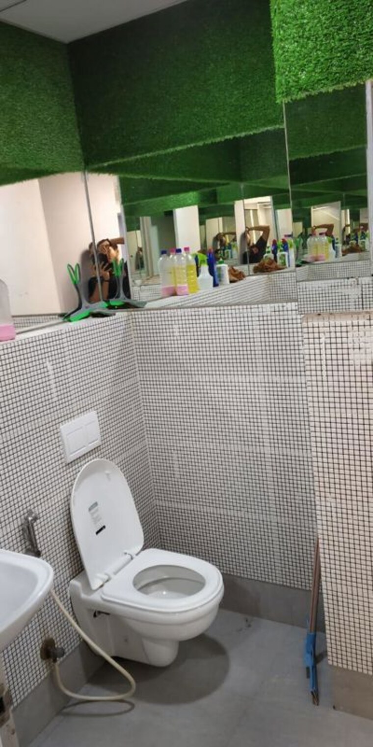 Bathroom, vijay nagar Commercial Office Space 1900 Sq.Ft. In Vijay Nagar Indore 10426114