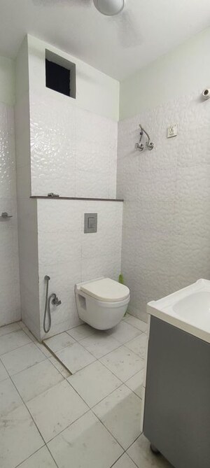 Bathroom in 3 BHK Builder Floor at Dlf Phase iv – for Rent