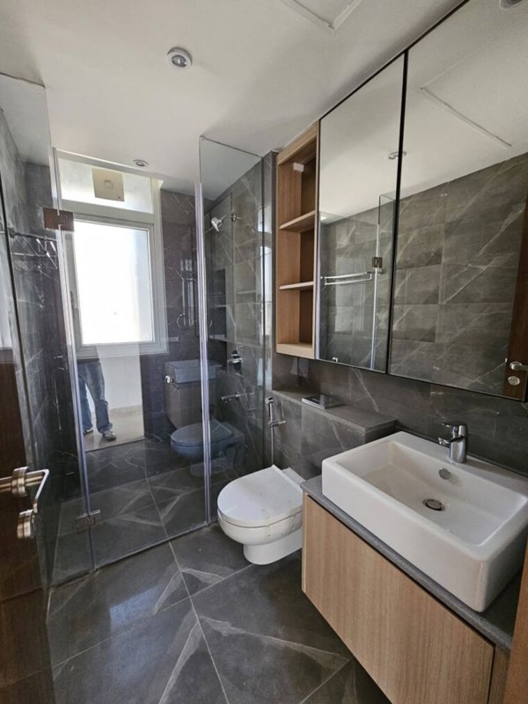 Bathroom, emaar-the-palm-drive-the-premier-terraces 3 Bedroom 1965 Sq.Ft. Apartment In Sector 66 Gurgaon 10426118