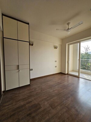 Room in 3 BHK Apartment at Emaar The Palm Drive-The Premier Terraces, Sector 66 – for Sale