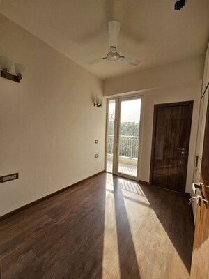 Room in 3 BHK Apartment at Emaar The Palm Drive-The Premier Terraces, Sector 66 – for Sale