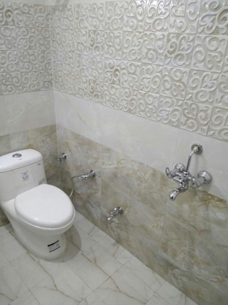 Bathroom, ajs-heights 3 Bedroom 1350 Sq.Ft. Builder Floor In Indrapuram Ghaziabad 10426130