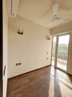 Room in 4 BHK Apartment at Emaar Gurgaon Greens, Sector 102 – for Rent