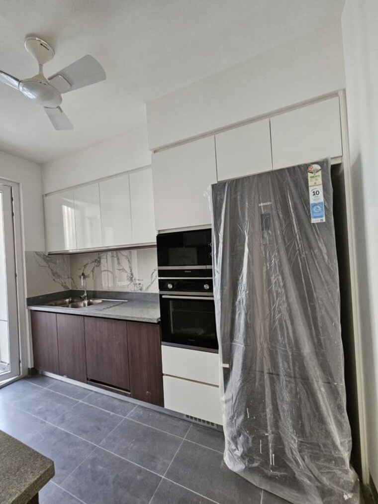 Balcony, emaar-gurgaon-greens 4 Bedroom 3200 Sq.Ft. Apartment In Sector 102 Gurgaon 10426150