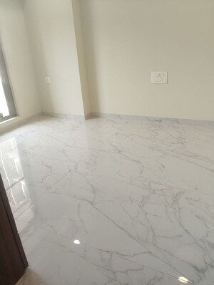 Room in 3 BHK Apartment at Sujanya Rachanaa, Andheri West – for Rent