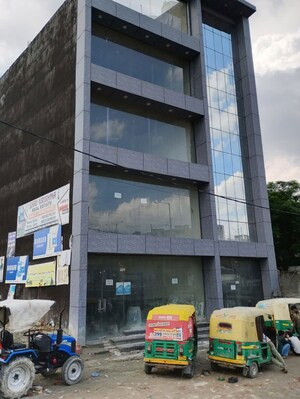  Shop For Rent in Sector 110