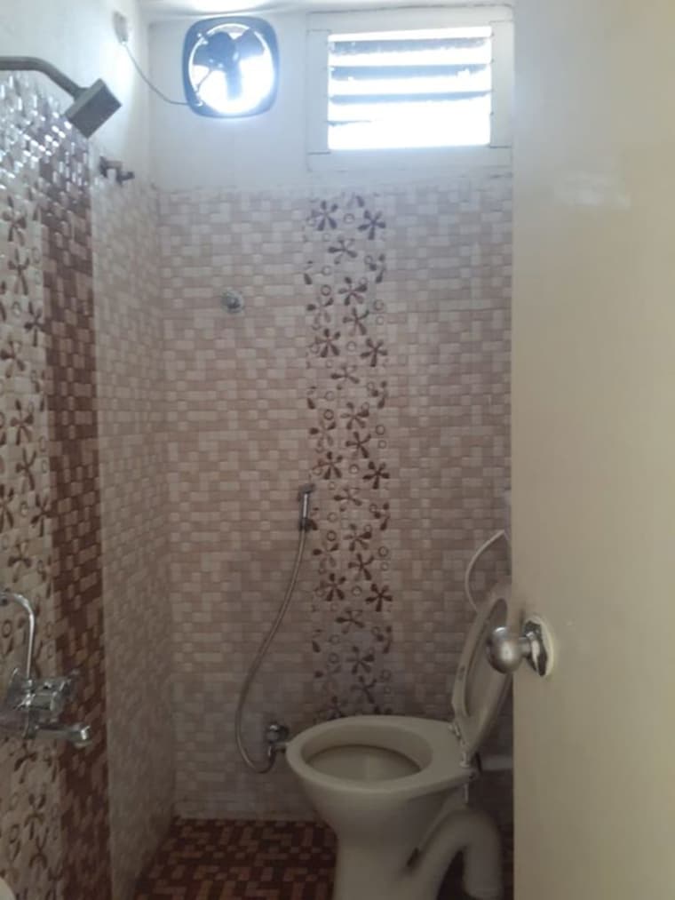Bathroom, dwaraka-enclave-moula-ali 3 Bedroom 1950 Sq.Ft. Apartment In Moula Ali Hyderabad 10426178