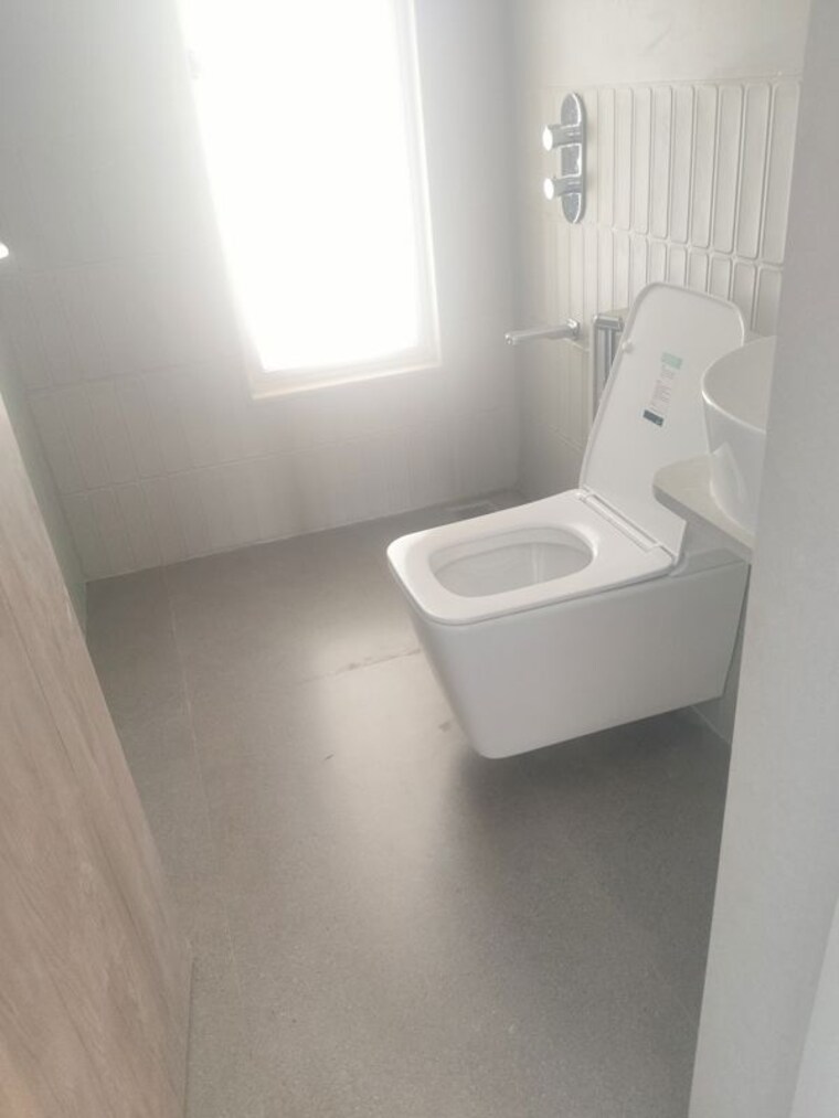 Washroom, gurukrupa-dhyanam 3 Bedroom 1200 Sq.Ft. Apartment In Versova Mumbai 10426170