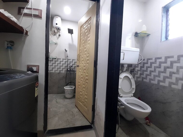 Bathroom, unnat-nagar-chs 1 Bedroom 322 Sq.Ft. Apartment In Goregaon West Mumbai 10426159