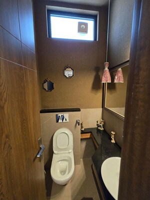 Bathroom in 4 BHK Independent House at Laxman Chowk – for Sale
