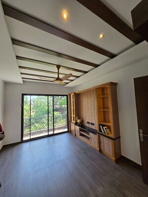Room in 4 BHK Independent House at Laxman Chowk – for Sale