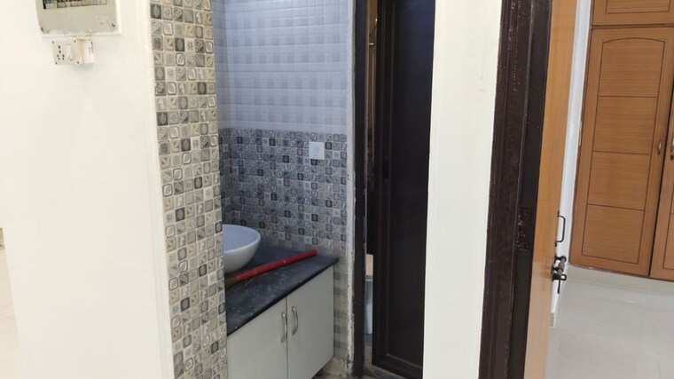 Bathroom, sector 12 dwarka 3 Bedroom 1800 Sq.Ft. Apartment In Sector 12 Dwarka Delhi 10426213