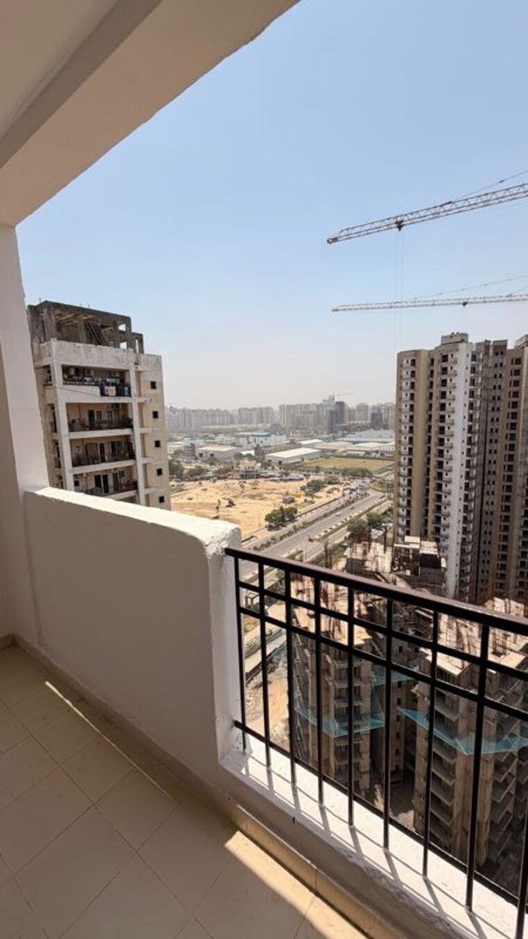 Balcony, gaur-city-4th-avenue 2.5 Bedroom 1175 Sq.Ft. Apartment In Sector 4 Greater Noida Greater Noida 10426214