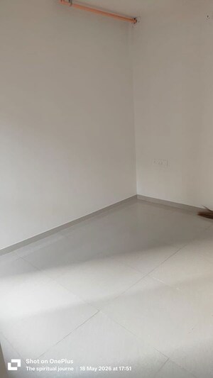 Room in 1 BHK Apartment at Raunak Residency Thane, Pokhran Road No One – for Rent