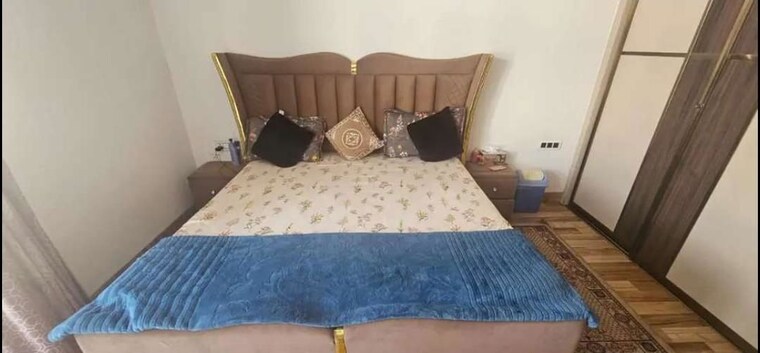 Bedroom, trishla-city 3 Bedroom 1700 Sq.Ft. Apartment In Patiala Road Zirakpur 10426287