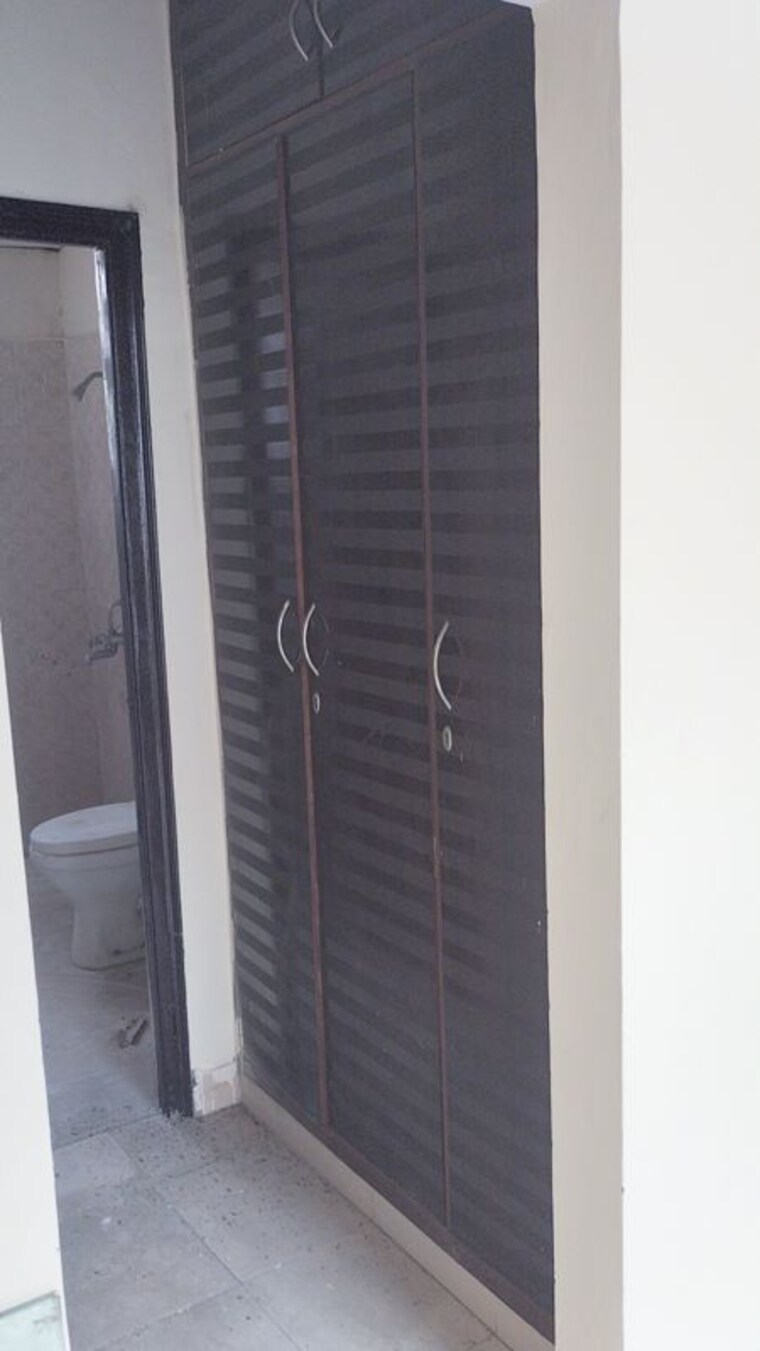 Bathroom, srs-royal-hills 3 Bedroom 1600 Sq.Ft. Builder Floor In Sector 87 Faridabad 10426282