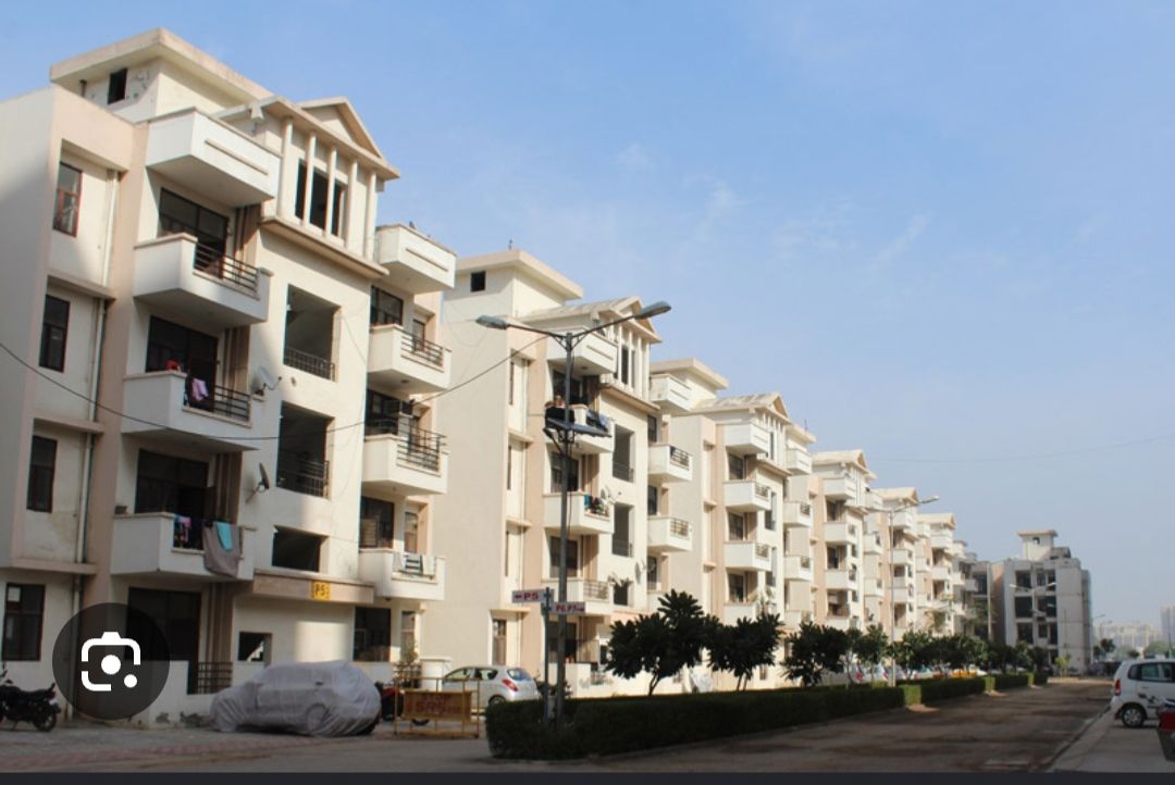 3 BHK 1600 Sq.Ft. Builder Floor in SRS Royal Hills