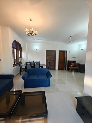 Team Area in 2 BHK Builder Floor at Greater Kailash ii – for Rent