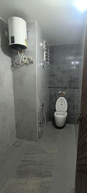Bathroom in 1 BHK Builder Floor at Indiranagar – for Rent