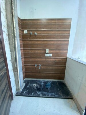 Furnished Amenities in 3 BHK Builder Floor at Ansal Plaza Sector-23, Sector 23 – for Rent