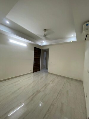 Room in 3 BHK Builder Floor at Ansal Plaza Sector-23, Sector 23 – for Rent