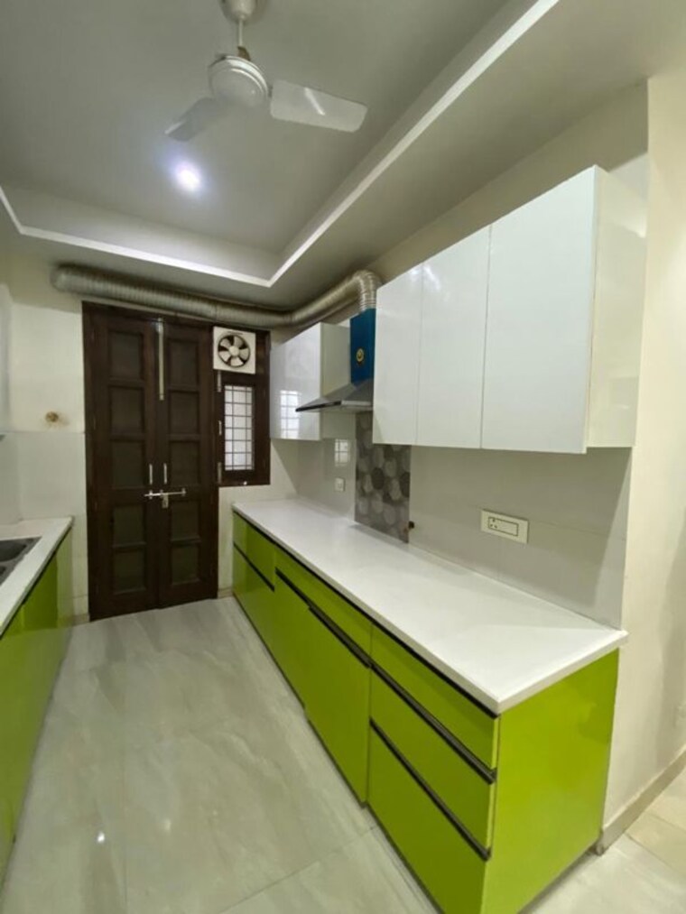 Kitchen, ansal-plaza-sector-23 3 Bedroom 270 Sq.Yd. Builder Floor In Sector 23 Gurgaon 10426341