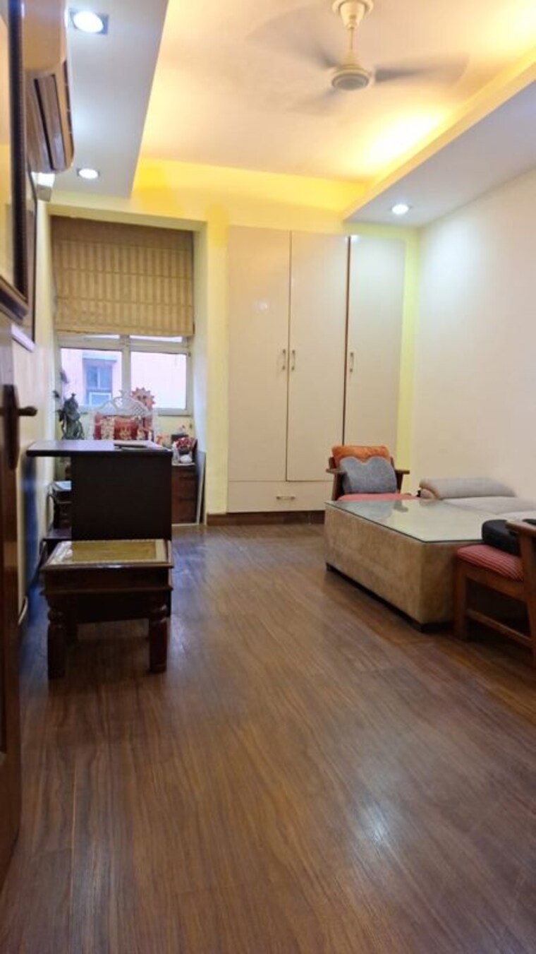 Living Room, ip extension 3 Bedroom 1500 Sq.Ft. Apartment In Ip Extension Delhi 10426372
