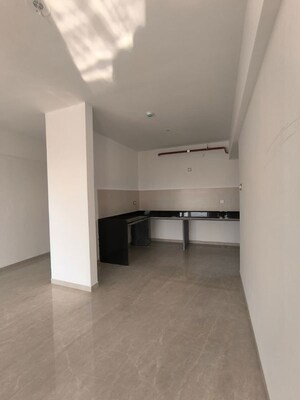 Room in 3 BHK Apartment at Kamgar Putala Vasahat – for Sale