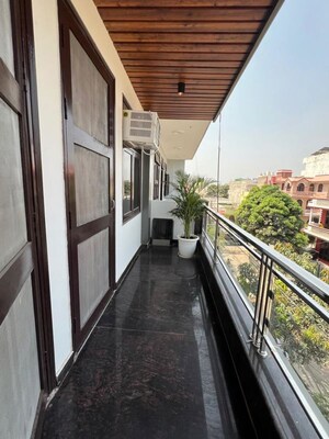 Balcony in 1 BHK Villa at Sector 21 – for Rent