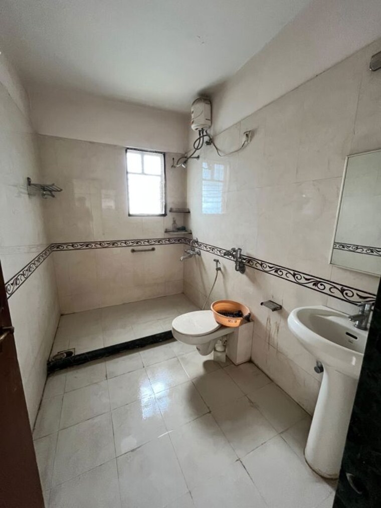 Bathroom, kapil-tranquil-greens 3 Bedroom 1675 Sq.Ft. Apartment In Baner Pune 10426413