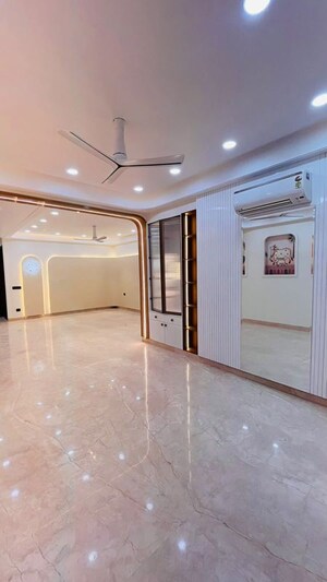 Room in 3 BHK Builder Floor at Ansal API Esencia, Sector 67 – for Sale