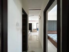 1 BHK + Basement Apartment For Rent in Metropolis Bayside