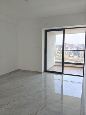 Room in 3 BHK Apartment at Kamgar Putala Vasahat – for Sale